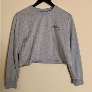 Crop top sweater with mountain top detail